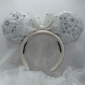 Bridal White Floral Minnie Ears